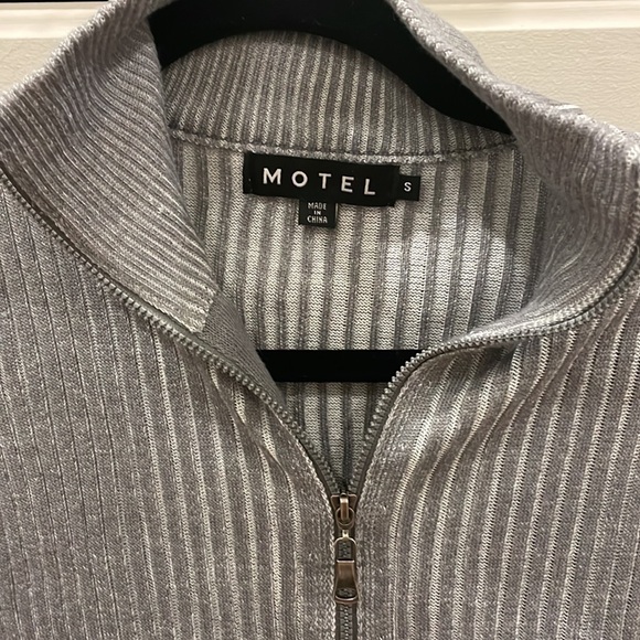 Fitted zip up - Picture 2 of 3